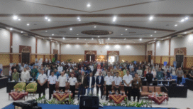 Rabu, 26 November 2025, Dinas Pekerjaan Umum dan Penataan Ruang (PUPR) Kabupaten Jombang bekerja sama dengan Paguyuban Elektro Jatim (PEJ) menggelar kegiatan Bimbingan Teknis (Bimtek) Peran Penting Mekanikal, Elektrikal, dan Plumbing (MEP) pada Bangunan Gedung. FotoL Jombangkab.go.id