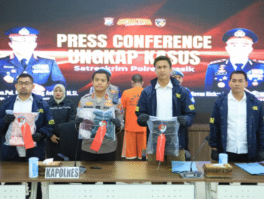 Polres Gresik menggelar konferensi pers terkait pengungkapan kasus hukum yang menimpa anak-anak di bawah umur, pelakunya adalah ayah kandung warga kecamatan Bungah, yang menjadikan naka kandungnya sejak 2021-2025. Foto: dok/humas polres gresik