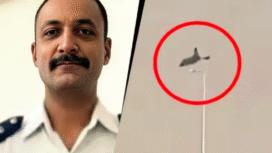 Pikot dan pesawat India jatuh saat demo akrobatik pada acara pemaran industri pesawat di Dunai. FotoL indiaexpres.com