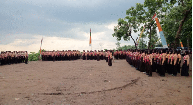 
					Camat Ngusikan  Ahmad Fahruddin Fauzi membukan kegiatan jambore Pramuka se kabupaten Jombang, dilaksanakan di desa Cupak, Ngusikan, Jumat 7 November 2025. Foto: jombangkab.go.id