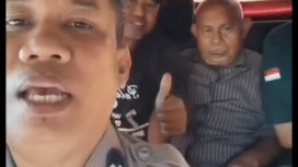 Polisi melapor telah menemukam baolita berinisial IB, 4, bersama pria paruh disebut bernama Hweri, bursia di atas 50 tahun, di kecamatan Biringkaya, Makassar. Bocah ini sudah 16 jam bersama Heri yang dibawa dari taman perumahan Antang, Manggala, Makassar, sekitar pukul 08.00 Wita bersama terduga Heri di Kecamamatan Biringkaya. Foto: Instagramsidrapinfo.id