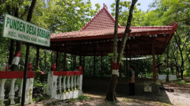 Inilah pendopo punden desa Sobraj, kecamatan Wungu, Madiun, telah selesai dibangun. Berfungsi sebagai fasilitas untuk para peziarah, serta acara desa di lokasi tersebut. Foto: Bambang Tjuk W