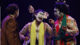 Dihadiri oleh para pecinta taater, komuinitas Tombo Ati Jombang mementaskan lakon Utiku Sayang. Mendapat apresiasi tinggi dari masyarakat serta Wakil Bupati Jombang, KH Salmanudin Yazid. Foto: Jombangkab.go.id