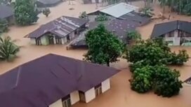 Menyoroti evakuasi korban banjir-longsor yang melanda wilayah Tapanuli Tengah, Sumatera Utara (Sumut). (Instagram.com/@masinton)