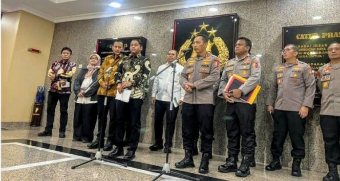 
					Kemenhut, Polri hingga Kejagung mulai selidiki soal kayu gelondongan di banjir Sumatera. (polri.go.id)