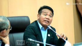 Tangkapan layar anggota Komisi XII DPR dari Fraksi PKB, Syafruddin saat menyampaikan kritik soal anggaran daerah kepada Menkeu Purbaya. (YouTube/TVR Parlemen)