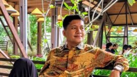 Menyoroti kontroversi Bupati Aceh Selatan, Mirwan MS yang pergi ke luar negeri di tengah bencana yang melanda wilayahnya. (Instagram.com/@h.mirwan_ms_official)