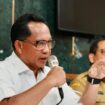Mendagri Tito Karnavian resmi berhentikan sementara Bupati Aceh Selatan karena ke luar negeri tanpa izin di tengah kondisi tanggap bencana. (Dok Kemendagri)