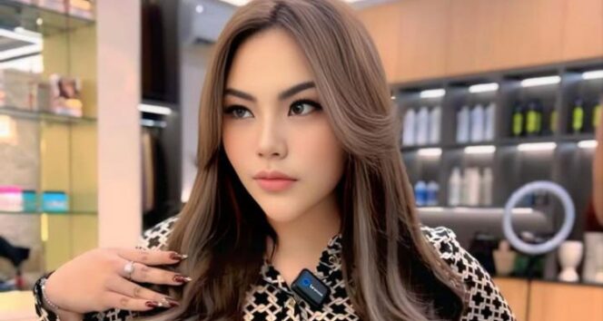 
					Selebgram Lisa Mariana menyampaikan permohonan maaf terbuka atas kesalahan fatal yang pernah dilakukan. Ig@lisamarianaa 