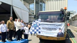 Wakil Menteri Perdagangan Dyah Roro Esti bersama Bupati Mojokerto Muhammad Albarra melepas ekspor produk pangan olahan. Dok. Diskominfo 