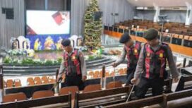 Satsamapta Polres Mojokerto Kota Lakukan Sterilisasi di Sejumlah Gereja.(Dok.Polresta Mojokerto)