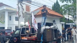 Husain sedang orasi (Foto: IST)