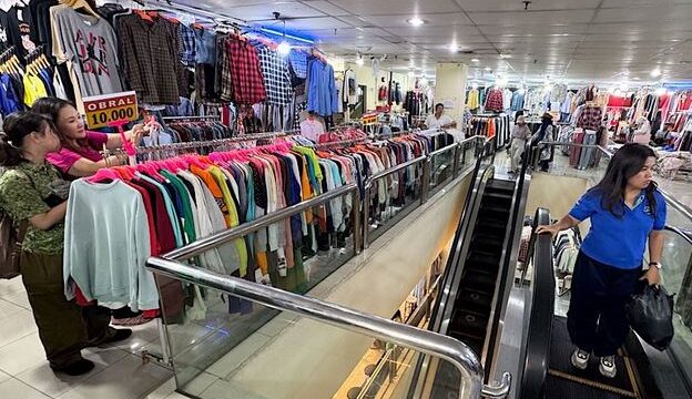 Impor baju bekas
