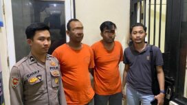 Foto:Istimewa
Dua tersangka FEP dan MJK di Mapolres Gresik