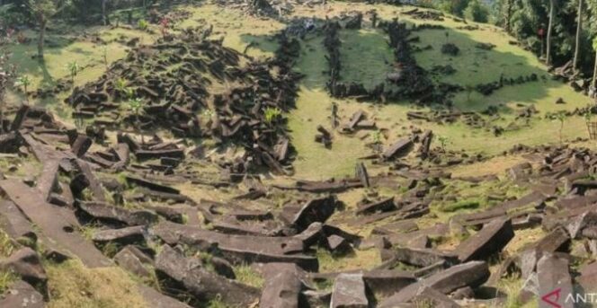 
					Usia Situs Gunung Padang Dipastikan 6.000 SM, Lebih Tua dari Piramida Giza