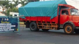 Selama lebaran praktis truk banyak nganggur