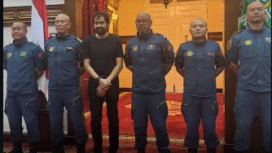 Gubernur Aceh Muzakir Manaf meminta bantuan tim dari China untuk mempercepat p[roses pencarian korban bencana banjar bandang, Sabtu 6 Desember 2027. Foto: Instagram@dewo.suharyo