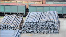 Setahun 1 juta ton baja impor ilegal masuk ke Indonesia dengan nilai sedikitnya Rp 10 triliun gegara kinerja Bea Cukai. Efek lainnya, indutsri baja dalam negeri hancur, pajak impro kosong. Foto: smsperkara.com