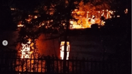 Rumah keluarga Kasirin, warga di Desa Pulogebang, Kecamatan Tembelang, Kabupaten Jombang, terjadi pada Selasa dini hari (30/12/2025). Foto: damkar_kabupaten_jombang