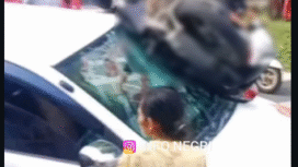 Terjadi kecelakaan maut terjadi di Jalur Klemuk, Jalan Raya Rajekwesi, Desa Songgokerto, Kecamatan Batu, Kota Batu, Minggu (28/12/2025). Insiden itu melibatkan satu motor dan sebuah Avansa. Satu korban meninggal, dan dua orang harus dirawat di rumah sakit. Foto: Instagram@info.negri