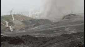 Musim hujan erus mendera, pada saat gunung Semeru rerus erupsi hingga puluhan kali, menyebabkan 40 kali gempa, serta banjir bandang, Minggu 21 Desember 2025. Foto: Instagram@informasijatim