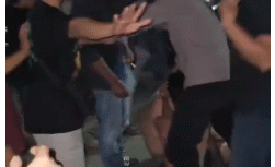 Warga berhasil meringkus dua remaja tersangka pelaku jambret seorang karyawati BNI Peterongan, Selasa malam, 30 Desember 2025. Foto: kredonews.com/ elok apriyanto