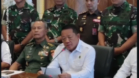 Juru bicara Satgash PKH  Barita Simanjuntak ketika melakukan konferensi pers, di jakarta, menjelaksan tentang kelanjutan penyelidikan dan penyidikan atas pelanggaran sejumloah perusahaan sawit dan tambang yang diuga sebagai poenyebab bencan banjir bandang di Sumut, Sumbar dan Aceh, Foto: Instagram@kumparan 