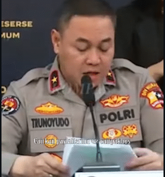 Polda Metro Jaya menggelar konferensi pers, Jumat 12 Desember 2025, menyebutkan bahwa pelaku pengoroyokan dua orang anggota Matel di Kalibata, Jakarta adalah enam oknum Pelayanan Masyarakat (Yanmas) Mabes Polri. Foto: Instagram@majeliskopi08