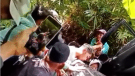 Pengemudi mobil Toyota Avanza AG 1842 PX bernama Deni Lastika, usia 37 tahun, warga Desa Tamping Mojo, Kecamatan Tembelang, Kabupaten Jombang. Hendak wisata ke Pantai Prigi, kendarannya diduga rem blong terjun ke jurang sedalam 30 meter di jalur Watu Limo, Trenggelak. Seluruh penumpang selamat. Rabu 17 Desember 2025. Foto: Instagram@medsoszone.id