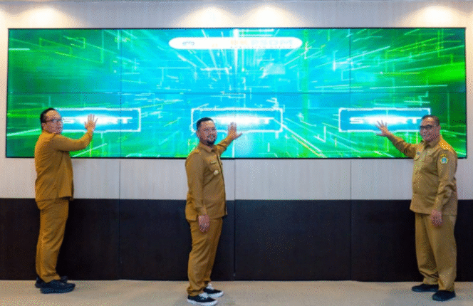 
					Bupati Gresik didampingi Wabup melaunching Portal Kedaton, sebuah aplikasi untuk melakukan efisiensi manajemen dan keterpaduan data ASN. Foto: Istimewa