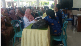 Pendopo kecamatan Palandaan, Jombang, menjadi tempat seleksi bagi 100 wanita yang dipilij mengikuti program Putri Jawara, mereka yang terpilih akan mendapat bantuan modal Rp 3 juta untuk usaha UMKM, Senin 1 Desember 2025. Foto: jombangkab.go.id