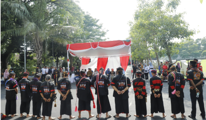 
					Pemkab Jombang bersama  Perkumpulan Kesenian Jaranan Jombang (PKJJ) menyelenggarakan acara seni trandisional untuk memeriahkan Car Free Day Jombang, Minggu 7 Desember 2025. Foto: jonbangkab.go.id