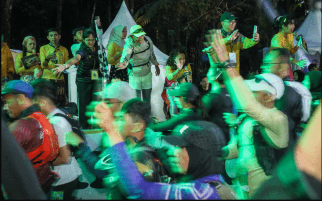 
					Acara lomba lari Siksorogo Lawu 2025 diikuti lebih dari 5.000 peserta, dilaksanakan Minggu, 7 Desember 2025. Namun kali ini acara hebat tersebut membawa dua korban meninggal dunia, dugaan sementara akibat serangan jantung. Foto: Dok/ panitia Siksorogo Lawu 2025