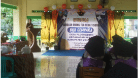 Desa Plosogenuk, kecamatan Perak, Jombang, Slasa, 9 Desember 2025, mewisuda sebanyak 21 peserta Sekolah Orang Tua Hebat (SOTH), fokus pada pengasuhan komprehensif, dihadiri Sekretaris Kecamatan Perak dan perwakilan dinas PPKBPPPA. Foto: Jombangkab.go.id