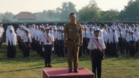 Pendidik merupakan sistem untuk meningkatkan kualitas sumber daya manusia (SDM), sejauh ini di di Jombang masih tercatat 383 anak putus sekolah tingkat pertama (SM) dan tidak melanjutkan pendidikan formal. Foto: kredonews.com/ elok apriyanto