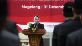 Wali Kota Mojokerto, Ika Puspitasari, melantik 78 ASN di lingkungan Pemkot Mojokerto pada Rabu (31/12/2025) di Tugu “SA”, Puncak Tidar, Magelang, Jawa Tengah.  Dok.Humas