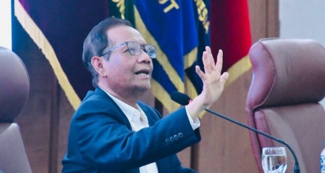 
					Eks Menko Polhukam, Mahfud MD menyoroti sejumlah masalah hukum nasional di sepanjang 2025. (Instagram.com/@mohmahfudmd)