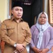 Bupati Mojokerto Tinjau Bedah Rumah di Desa Kejagan. Ist
