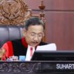 Ketua MK Suhartoyo menyatakan, frasa “perlindungan hukum” dalam pasal tersebut tidak sesuai dengan UUD 1945 dan hanya berlaku bersyarat. Dok.Mahkamah Konstitusi
