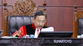Ketua MK Suhartoyo menyatakan, frasa “perlindungan hukum” dalam pasal tersebut tidak sesuai dengan UUD 1945 dan hanya berlaku bersyarat. Dok.Mahkamah Konstitusi