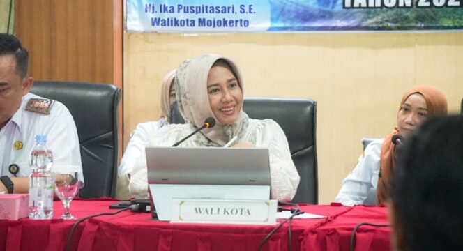 
					Wali Kota Ika Puspitasari menegaskan Musrenbang Kelurahan adalah pintu pertama perencanaan pembangunan. Dok.Diskominfo