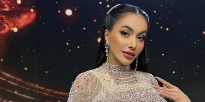 
					Penyanyi Denada Tambunan. (Foto.ig@denadaindonesia) 