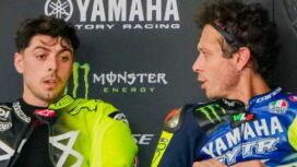 Legenda MotoGP, Valentino Rossi, akhirnya merasakan aspal Sirkuit Mandalika untuk pertama kalinya. (ig@officialmotogp7)