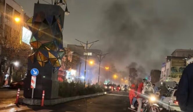 
					3400 Korban Tewas di Iran, Namun AS Tunda Serangan Karena Ini