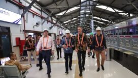 Dubes Jerman saat tinjau Pasar Turi (suarasurabaya.net)