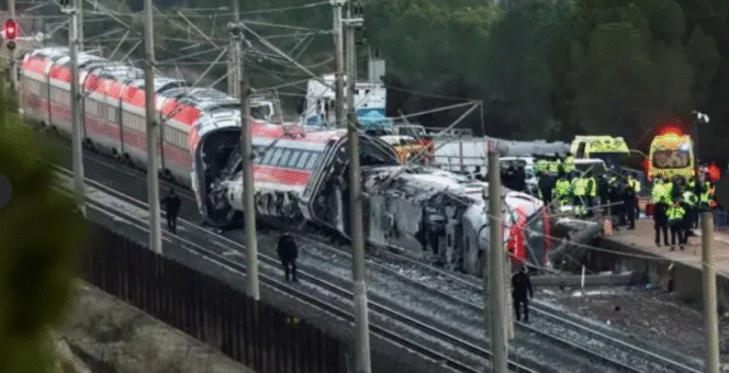 
					Dua kereta cepat betabrakan di Spanyol selatan dekat Adamuz, Provinsi Córdoba, pada Minggu malam 18 Januari 2026. Sedikitnya 39 orang tewas dan lebih dari seratus lainnya luka-luka dalam insiden tersebut. Foto: bbc