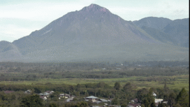Terancam erupsi, gunung Bur Ni Telong, ketinggian puncak berkisar sekitar 2.617–2.623 meter di atas permukaan laut . Di wilayah Bener Meriah Aceh. Foto: Global Volcanism Program