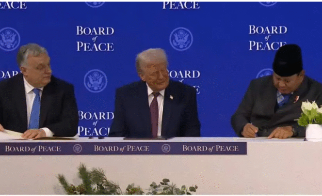 
					Presiden Prabowo Subianto, membubuhkan tanda tangan Piagam Board of Peace fo Gaza, dilaksanakan di Davos, Swiss, Kamis, 22 Januari 2026. Foto: ist