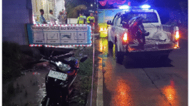 Diduga kurang hati-hati dalam mengendari motor, seorang ibu rumah tangga bernama Ekma, 40, meningga dunia, di jalan raya Karangpakis, Kabuh Jombang. Ia menabrak sbeuah truk yang sedang parkir di tepi jalan raya, Jumat 9 Januari 2025. Foto: kredonews.com/ elok apriyanto