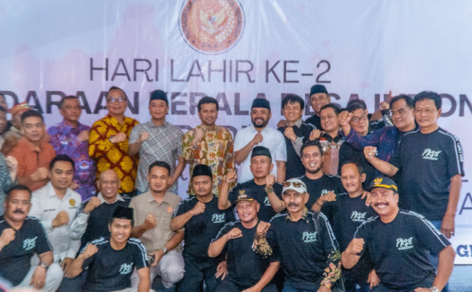 
					Wakil Gubernur jatim, Emil Dardak mengajak ngopi bareng kepalda dan lura di Gresik, pada acara Harlah II PKDI Gresik, Kamis, 15 Januari 2026. Foto: kredoneww.com/ abdullah nur ubaed